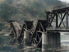 zerstrte Brcke Bullay-Alf  (USASC-125)