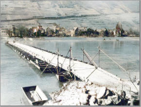 Pontonbrcke bei Moselkern