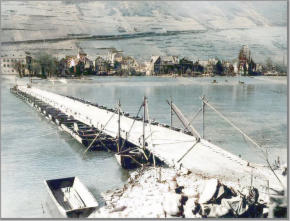 Pontonbrücke bei Moselkern